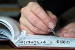 merangkum diskusi